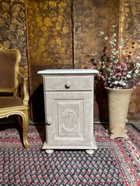 Vintage Shabby Chic Brocante small cabinet &euro;85